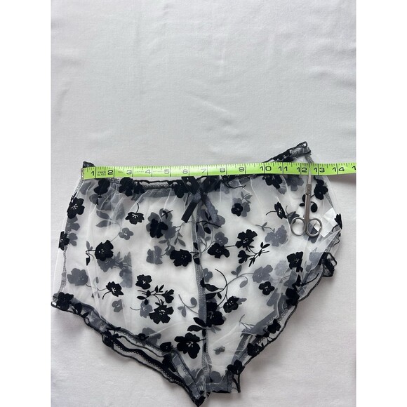 Unbranded Womens Large White Mesh Burnt Out Black Velvet Floral Bow Shorts - Picture 2 of 9